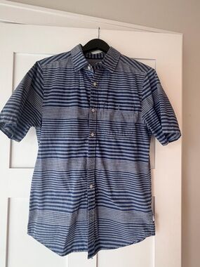 The North Face Blue Striped Short-Sleeve Button-Down Shirt